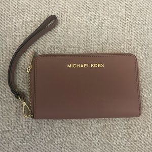 Michael Kors Jet Set Wristlet